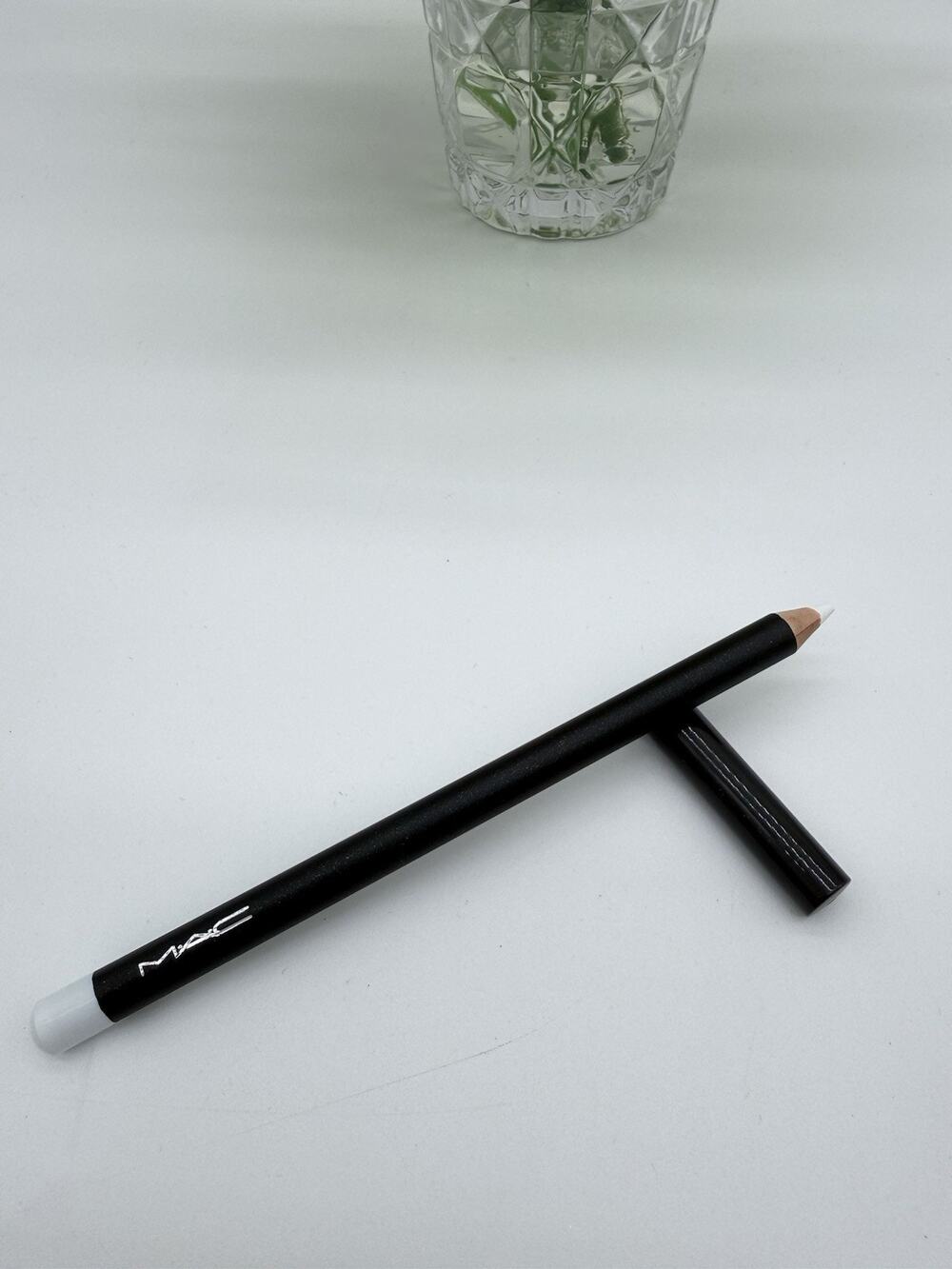 MAC Chromagraphic Pencil PURE WHITE 0.048 oz
